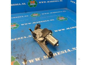 Used Rear wiper motor Toyota Avensis Wagon (T25/B1E) 2.0 16V D-4D-F Price € 52,50 Margin scheme offered by Maresia Auto Recycling B.V.