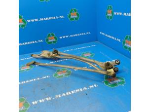 Used Wiper mechanism Toyota Celica (ZZT230/231) 1.8i 16V Price € 52,50 Margin scheme offered by Maresia Auto Recycling B.V.