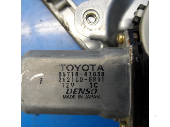 Mécanique vitre 4portes avant droite d'un Toyota Prius (NHW11L) 1.5 16V 2001