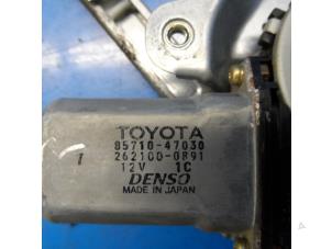 Usagé Mécanique vitre 4portes avant droite Toyota Prius (NHW11L) 1.5 16V Prix € 63,00 Règlement à la marge proposé par Maresia Auto Recycling B.V.