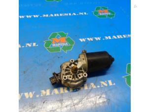 Used Front wiper motor Toyota Yaris Verso (P2) 1.5 16V Price € 36,75 Margin scheme offered by Maresia Auto Recycling B.V.