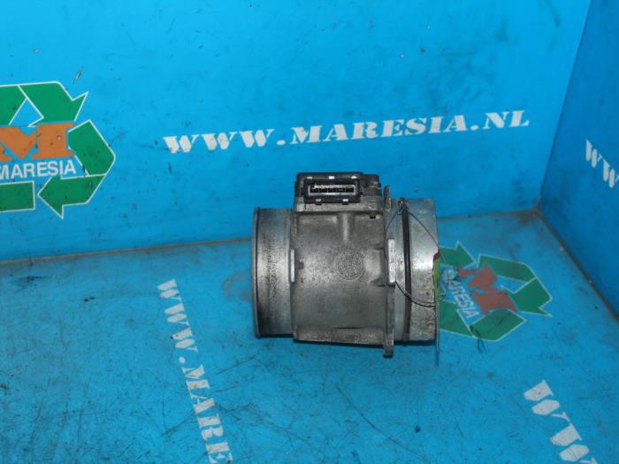 Begagnade Luftflödesmätare Ford Mondeo I Wagon 1.8 TD Pris € 15,75 Marginaltabell erbjuds av Maresia Auto Recycling B.V.