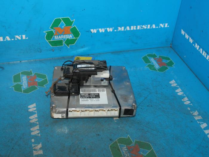 Used Ignition lock + computer Toyota Prius (NHW20) 1.5 16V Price € 210,00 Margin scheme offered by Maresia Auto Recycling B.V.