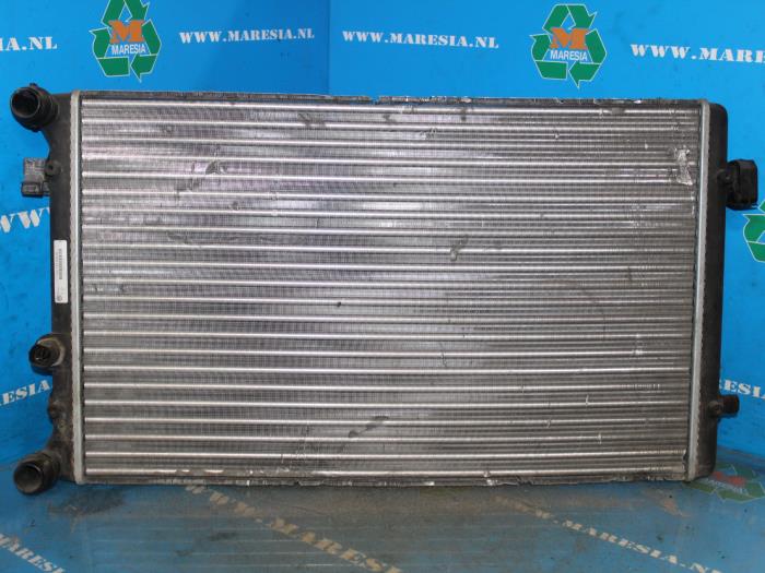 Usagé Radiateur Audi A3 (8L1) 1.9 TDI 110 Prix € 52,50 Règlement à la marge proposé par Maresia Auto Recycling B.V.