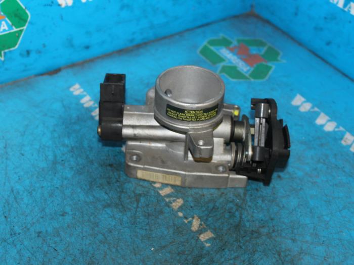 Usagé Boitier papillon Ford Fiesta 4 1.3i Prix € 42,00 Règlement à la marge proposé par Maresia Auto Recycling B.V.