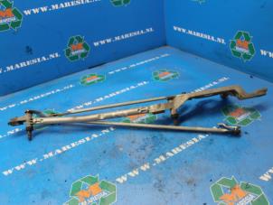 Used Wiper mechanism Ford Focus 2 1.6 16V Price € 42,00 Margin scheme offered by Maresia Auto Recycling B.V.