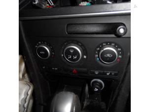 Usados Panel de control de calefacción Saab 9-3 Sport Estate (YS3F) 1.8t 16V Precio € 78,75 Norma de margen ofrecido por Maresia Auto Recycling B.V.