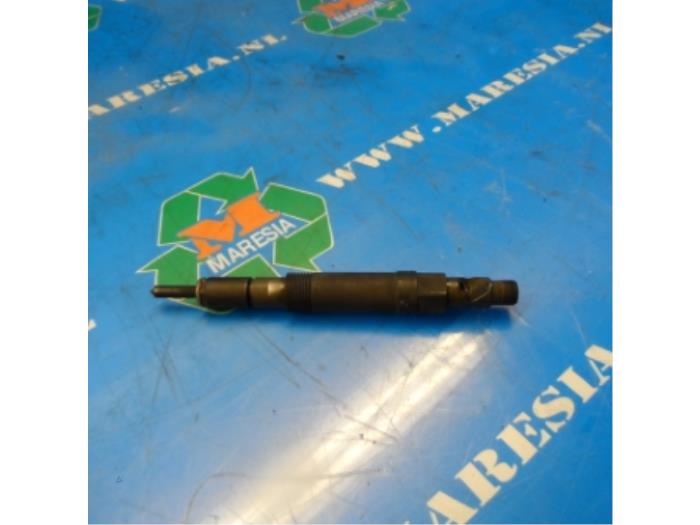 Usagé Injecteurs Ford Mondeo III Wagon 2.0 TDdi 90 16V Prix € 52,50 Règlement à la marge proposé par Maresia Auto Recycling B.V.
