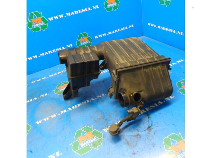Gebrauchte Luftfiltergehäuse Suzuki Swift (ZA/ZC/ZD1/2/3/9) 1.3 VVT 16V Preis € 47,25 Margenregelung angeboten von Maresia Auto Recycling B.V.
