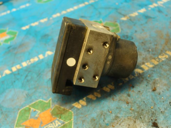 Gebrauchte ABS Pumpe Toyota Land Cruiser 90 (J9) 3.0 TD Preis € 105,00 Margenregelung angeboten von Maresia Auto Recycling B.V.