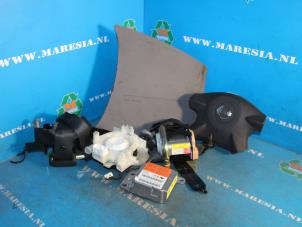 Usagé Kit + module airbag Nissan Almera Tino (V10M) 1.8 16V Prix € 315,00 Règlement à la marge proposé par Maresia Auto Recycling B.V.