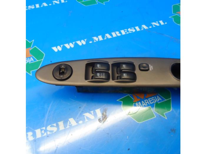 Usados Interruptor combinado de ventanillas Kia Joice 2.0 16V Precio € 31,50 Norma de margen ofrecido por Maresia Auto Recycling B.V.