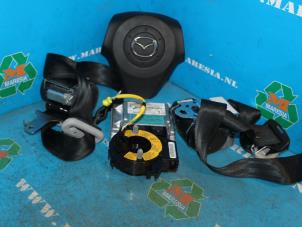 Usagé Kit + module airbag Mazda 3 Sport (BK14) 1.6i 16V Prix € 262,50 Règlement à la marge proposé par Maresia Auto Recycling B.V.