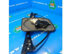 Usagé Lève vitre électrique avant droit Skoda Fabia II Combi 1.6 TDI 16V 90 Prix € 78,75 Règlement à la marge proposé par Maresia Auto Recycling B.V.