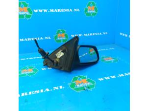 Used Wing mirror, right Ford Mondeo III Wagon 2.0 TDdi 90 16V Price € 42,00 Margin scheme offered by Maresia Auto Recycling B.V.