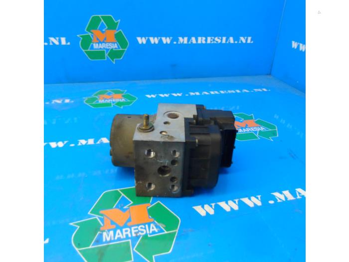 Używane Pompa ABS Rover 25 1.6 16V Cena € 105,00 Procedura marży oferowane przez Maresia Auto Recycling B.V.