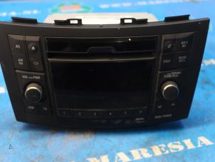Używane Radioodtwarzacz CD Suzuki Swift (ZA/ZC/ZD) 1.2 16V Cena € 78,75 Procedura marży oferowane przez Maresia Auto Recycling B.V.