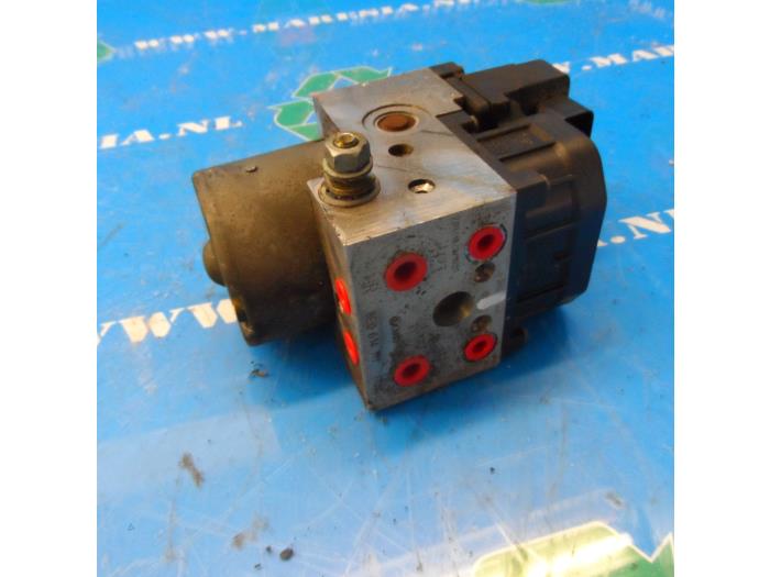 Used ABS pump Volkswagen Passat (3B2) 1.9 TDi 110 Price € 26,25 Margin scheme offered by Maresia Auto Recycling B.V.