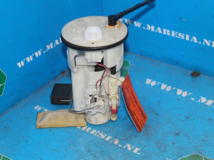 Gebrauchte Kraftstoffpumpe Elektrisch Toyota RAV4 (A2) 2.0 16V VVT-i 4x4 Preis € 94,50 Margenregelung angeboten von Maresia Auto Recycling B.V.