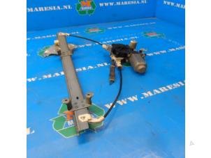 Usados Mecanismo de ventanilla de 4 puertas derecha delante Nissan Primera Estate (WP11) 1.8 16V Precio € 52,50 Norma de margen ofrecido por Maresia Auto Recycling B.V.