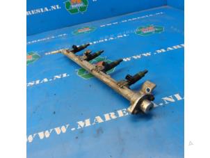 Used Fuel injector nozzle Ford Focus 2 1.6 16V Price € 57,75 Margin scheme offered by Maresia Auto Recycling B.V.