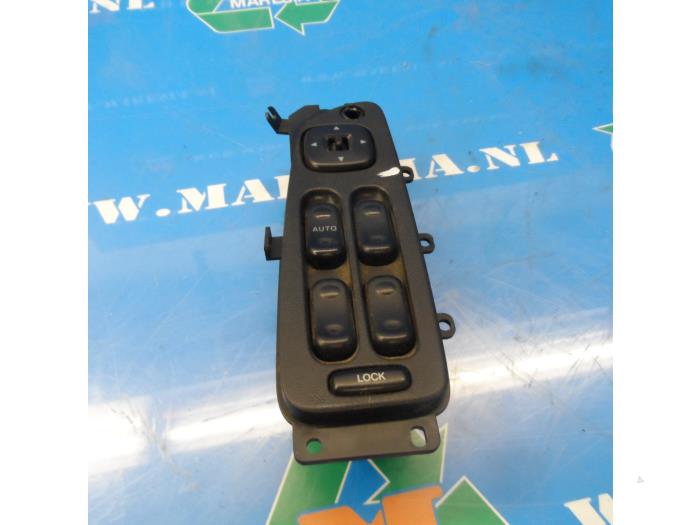 Usados Interruptor combinado de ventanillas Mazda Xedos 9 2.0i V6 24V Precio € 52,50 Norma de margen ofrecido por Maresia Auto Recycling B.V.