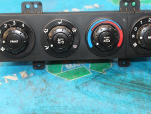 Usados Panel de control de calefacción Kia Carnival 2 (FIB/FLD) 2.9 HPDi 16V Precio € 68,25 Norma de margen ofrecido por Maresia Auto Recycling B.V.
