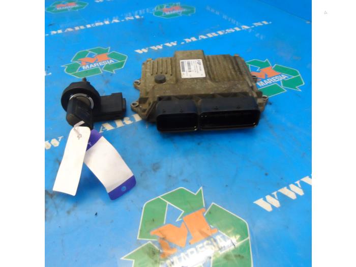 Used Ignition lock + computer Opel Corsa C (F08/68) 1.3 CDTi 16V Price € 131,25 Margin scheme offered by Maresia Auto Recycling B.V.