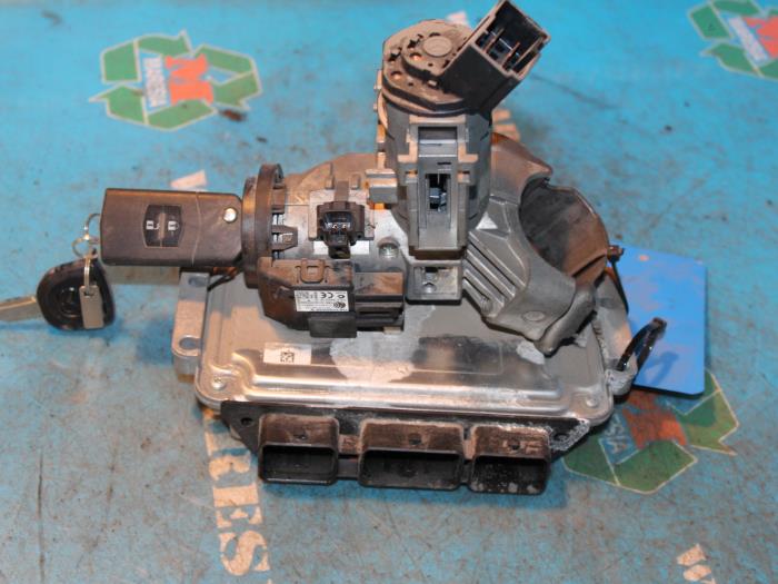 Used Ignition lock + computer Mazda 2 (DE) 1.6 CDVi 16V Price € 210,00 Margin scheme offered by Maresia Auto Recycling B.V.