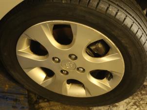 Used Wheel + tyre Hyundai i20 1.2i 16V Price € 78,75 Margin scheme offered by Maresia Auto Recycling B.V.