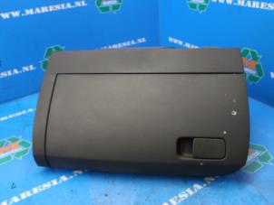 Used Glovebox Volkswagen Polo IV (9N1/2/3) 1.4 16V Price € 52,50 Margin scheme offered by Maresia Auto Recycling B.V.
