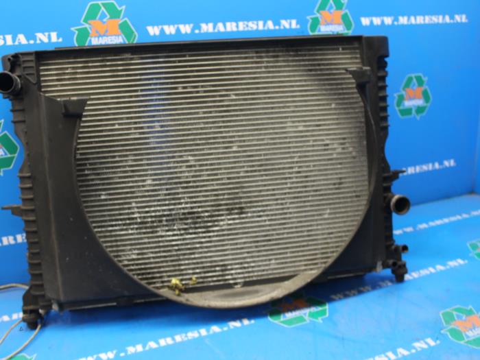 Used Radiator Landrover Discovery II 2.5 Td5 Price € 105,00 Margin scheme offered by Maresia Auto Recycling B.V.