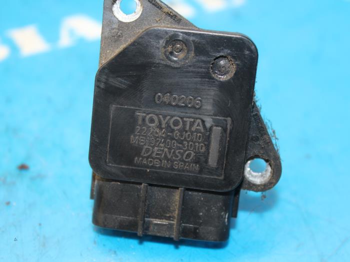 Usagé Débitmètre Toyota Yaris (P1) 1.3 16V VVT-i Prix € 15,75 Règlement à la marge proposé par Maresia Auto Recycling B.V.