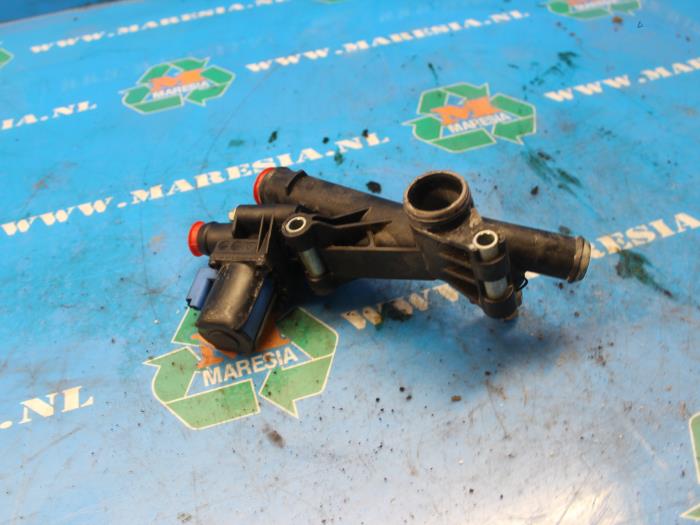Usagé Pompe à eau Ford Focus 3 1.6 EcoBoost 16V Prix € 52,50 Règlement à la marge proposé par Maresia Auto Recycling B.V.