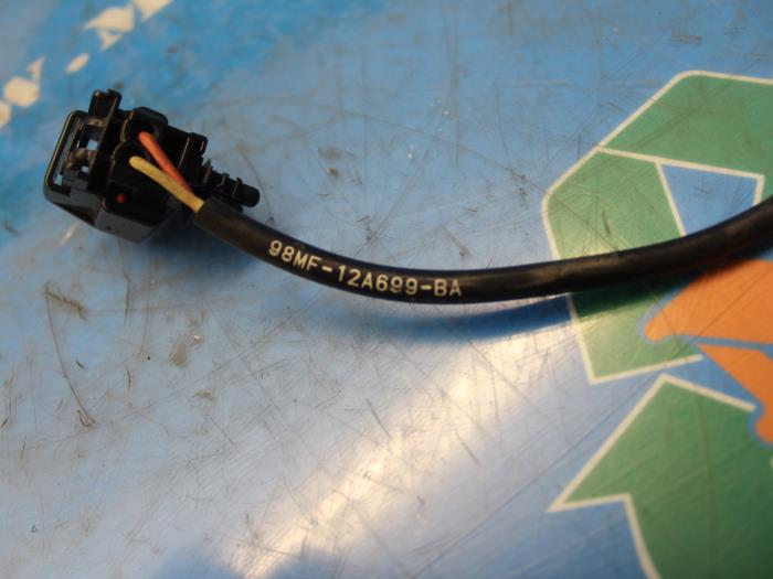 Gebrauchte Klopfsensor Ford Focus 3 1.6 EcoBoost 16V Preis € 36,75 Margenregelung angeboten von Maresia Auto Recycling B.V.