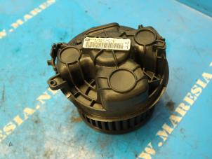 Usados Motor de ventilador de calefactor Citroen C2 (JM) 1.1 Precio € 78,75 Norma de margen ofrecido por Maresia Auto Recycling B.V.