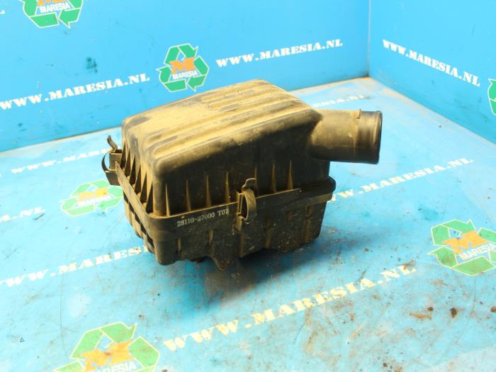 Begagnade Luftfilterhus Hyundai Elantra III 2.0 CRDi 16V Pris € 47,25 Marginaltabell erbjuds av Maresia Auto Recycling B.V.