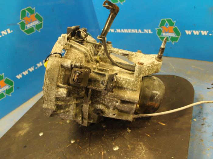Gearbox from a Renault Thalia II (LB) 1.5 dCi 65 2003