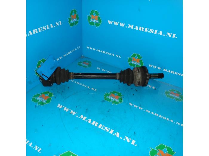 Gebrauchte Antriebswelle links hinten Opel Omega B (25/26/27) 3.0 V6 24V Preis € 36,75 Margenregelung angeboten von Maresia Auto Recycling B.V.