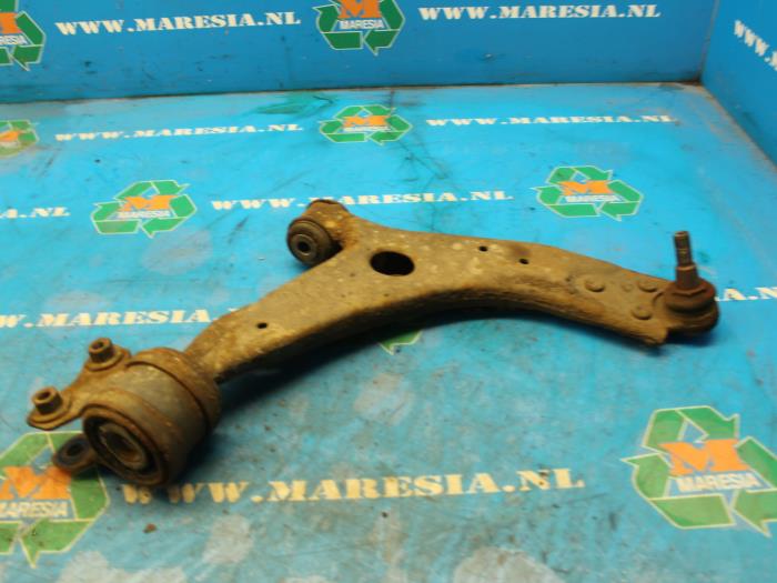Front lower wishbone, right from a Ford Focus C-Max 1.8 16V 2006