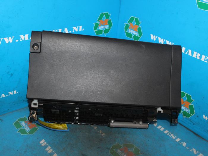 Gebrauchte Handschuhfach Lexus CT 200h 1.8 16V Preis € 157,50 Margenregelung angeboten von Maresia Auto Recycling B.V.