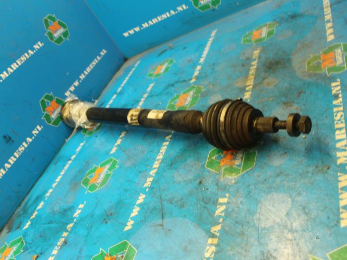 Front drive shaft, right from a Volkswagen Eos (1F7/F8) 2.0 FSI 16V 2007