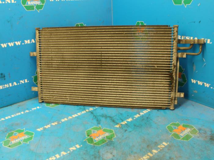 Usagé Radiateur clim Ford Focus C-Max 1.6 TDCi 16V Prix € 42,00 Règlement à la marge proposé par Maresia Auto Recycling B.V.