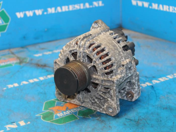 Gebrauchte Dynamo Nissan Micra (K12) 1.5 dCi 85 Preis € 31,50 Margenregelung angeboten von Maresia Auto Recycling B.V.