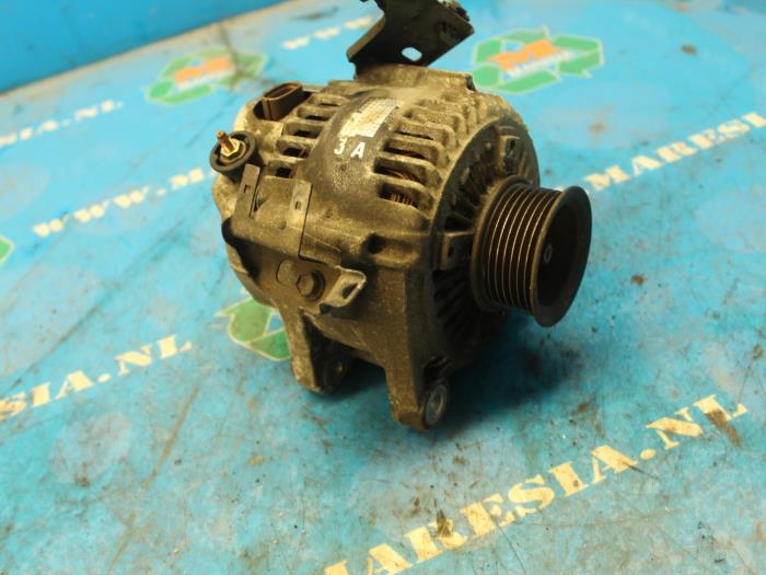 Gebrauchte Dynamo Toyota Avensis (T22) 2.0 16V VVT-i D-4 Preis € 26,25 Margenregelung angeboten von Maresia Auto Recycling B.V.