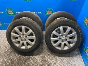 Usados Juego de llantas y neumáticos de invierno Volkswagen Polo Precio € 210,00 Norma de margen ofrecido por Maresia Auto Recycling B.V.