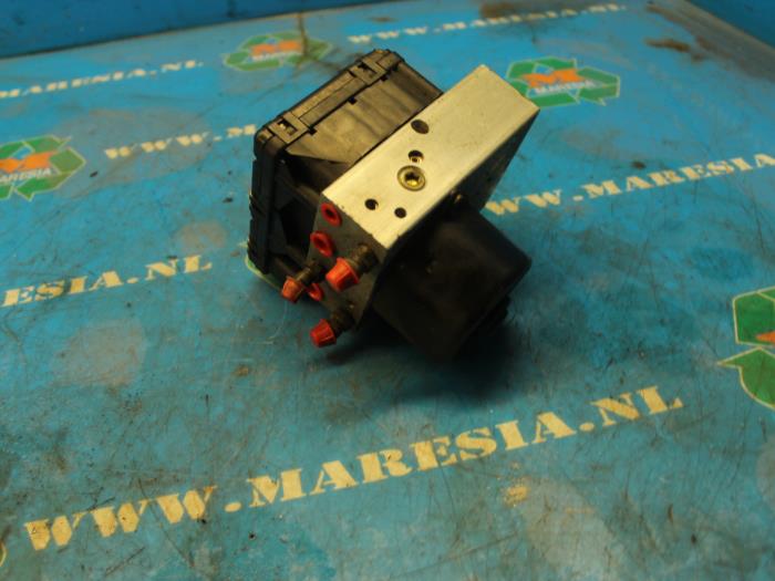 Used ABS pump Jaguar S-type (X200) 3.0 V6 24V Price € 78,75 Margin scheme offered by Maresia Auto Recycling B.V.