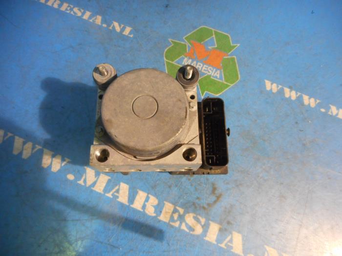 Begagnade ABS-pump Ford Ka II 1.2 Pris € 42,00 Marginaltabell erbjuds av Maresia Auto Recycling B.V.