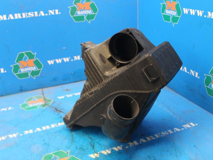 Gebrauchte Luftfiltergehäuse Nissan Micra (K12) 1.5 dCi 85 Preis € 47,25 Margenregelung angeboten von Maresia Auto Recycling B.V.