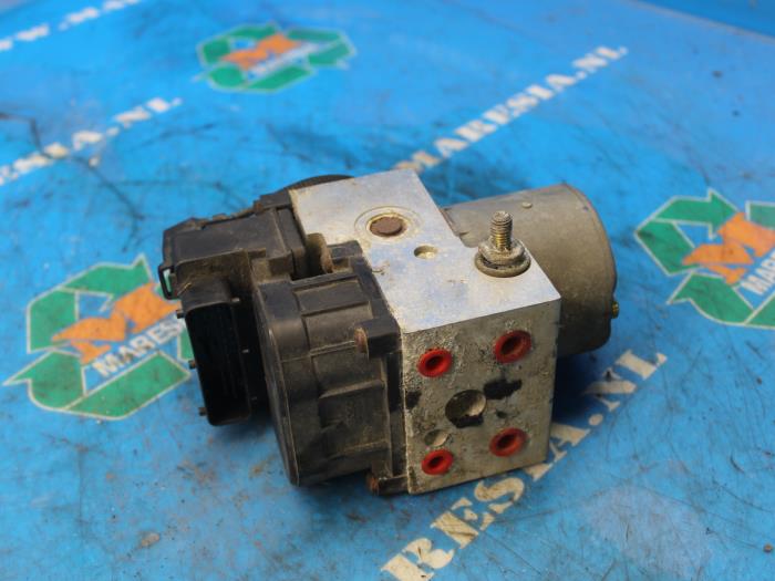 Usagé Bloc ABS MG MG TF 1.8 160 16V Prix € 105,00 Règlement à la marge proposé par Maresia Auto Recycling B.V.